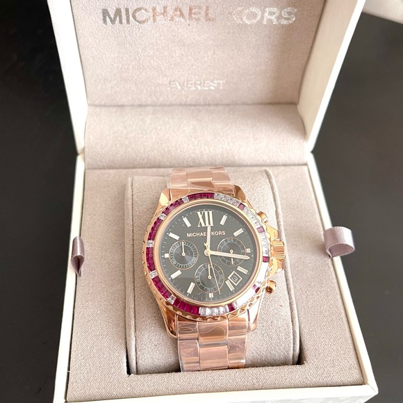 Michael Kors Everest Chronograph Quartz Crystal Black Dial Ladies Watch MK6972. - Picture 5 of 8